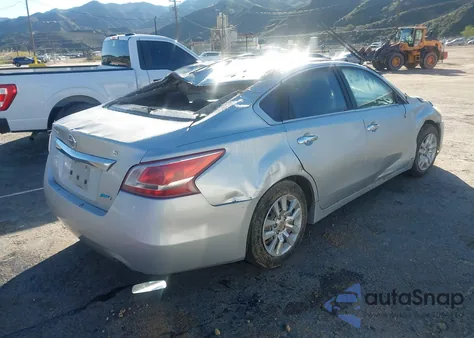 2013 Nissan Altima 2.5 S z USA, uszkodzony, nr VIN 1N4AL3AP9DN556279